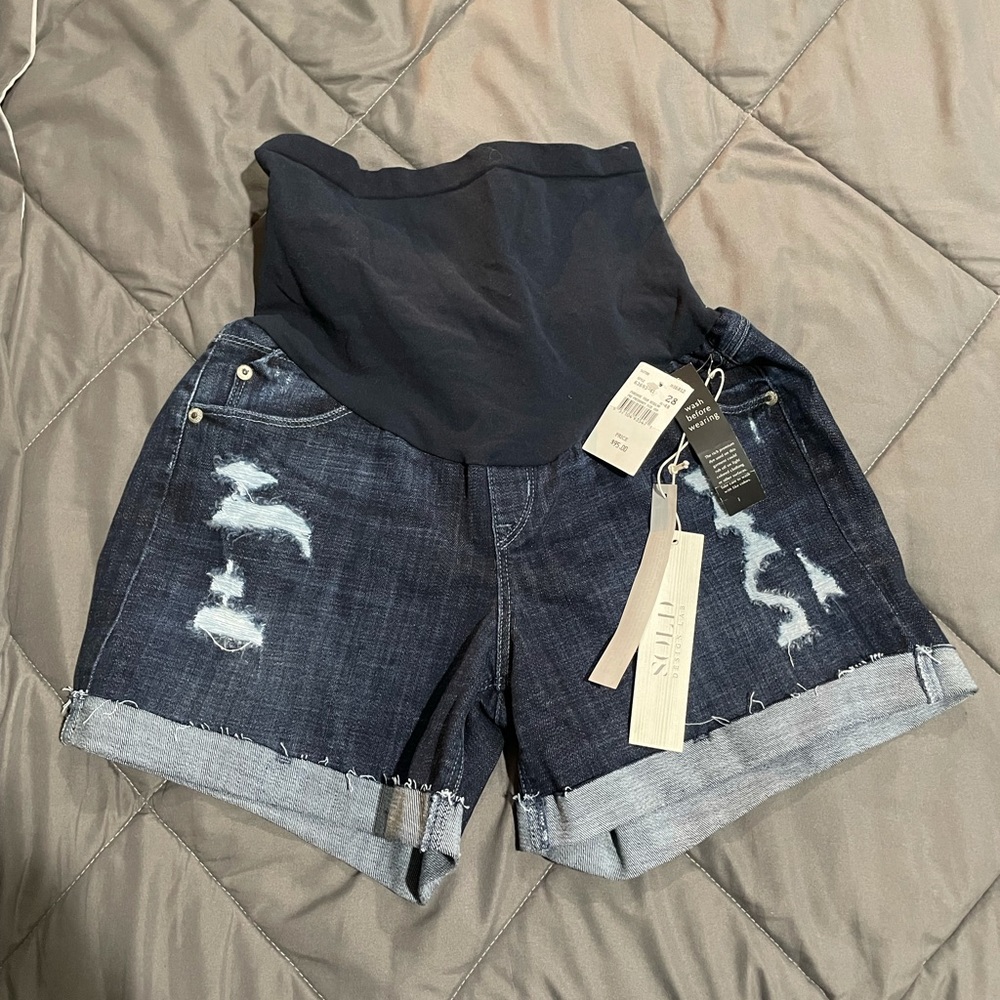 NWT A PEA IN THE POD MATERNITY BLUE JEAN SHORTS